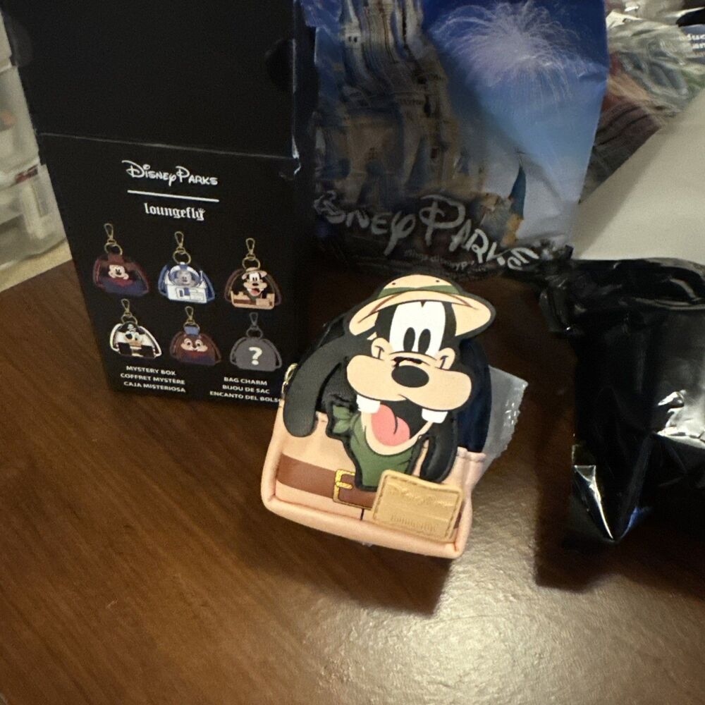 2026 Loungefly Disney Parks SAFARI GOOFY Mini Backpack Keychain Bag Charm